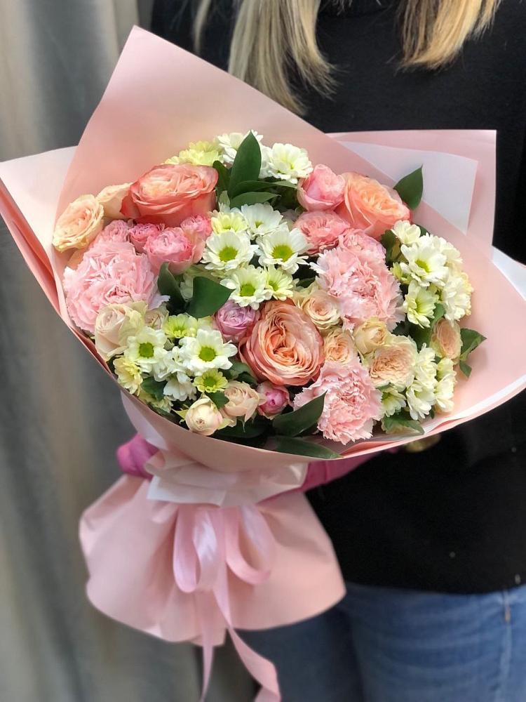 Букет нежные объятья в Криводановке Букет цветов из: Гвоздики, Розы и Хризантемы в Криводановке