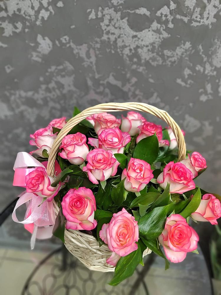 Композиция французская провинция в Криводановке Цветочная композиция из Розы в корзине в Криводановке