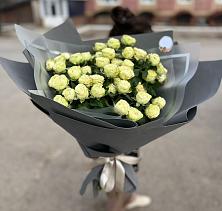 Букет Белые кустовые розы Солинеро в Криводановке