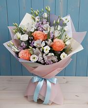 Букет цветов из:  Лизиантусы, Розы, Альстромерии и Гипсофила в Криводановке